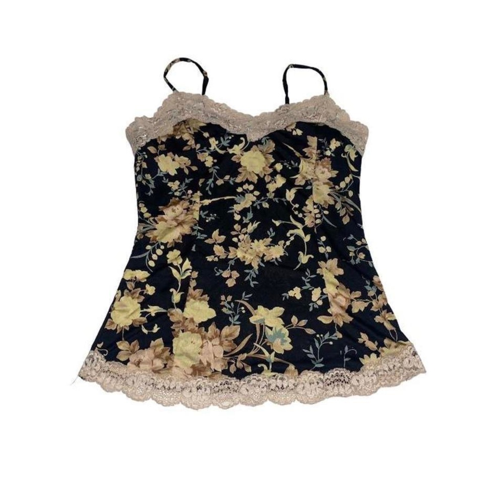 The limited Floral Lace Tank Top